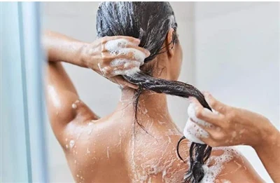 Μπορείτε να λούσετε τα μαλλιά σας με σαπούνι πιάτων Dawn;